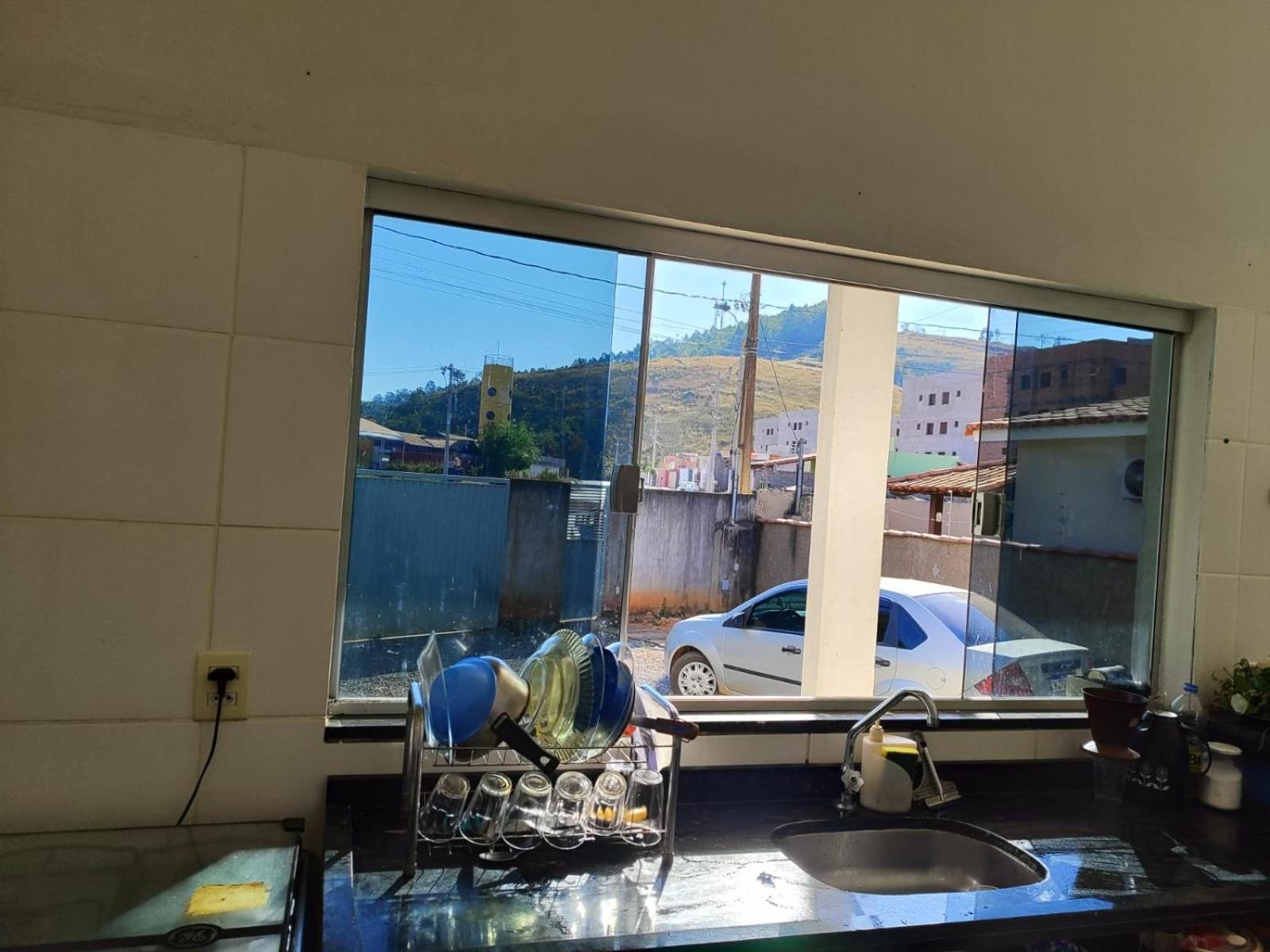 Casa Espacosa Em Frente A Pracinha Capitólio Exterior foto